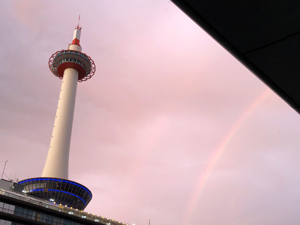 9月 京都駅前の虹